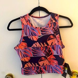 Nike Dry Fit /  Size S  /  Multicolor